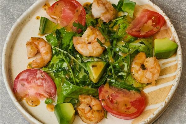 Салат с руколой и креветками