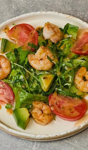 Салат с руколой и креветками